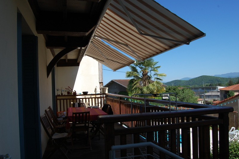 House With Independent Apartment.. - 2