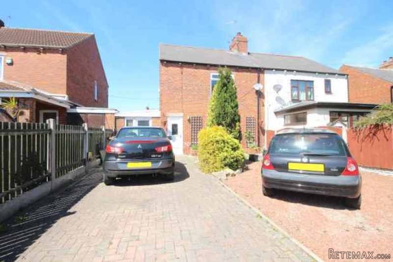 3 bedroom, Semi-detached House house..