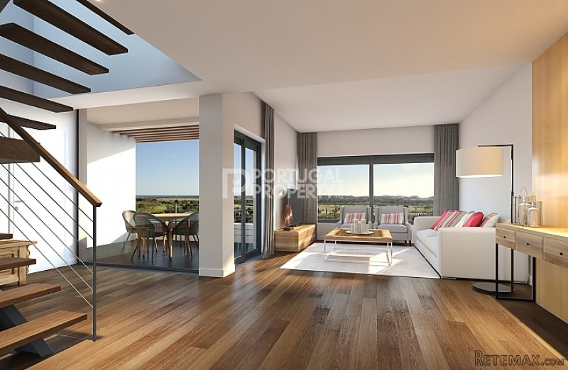 Two Bedroom Duplex Apartment in Golf..