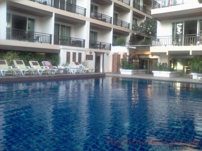 2 Bedroom Condo for sale in Jomtien -..