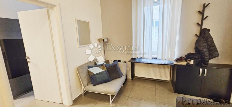 Prodaj stana-3 apartmana, centar, 102,52m2 - 3