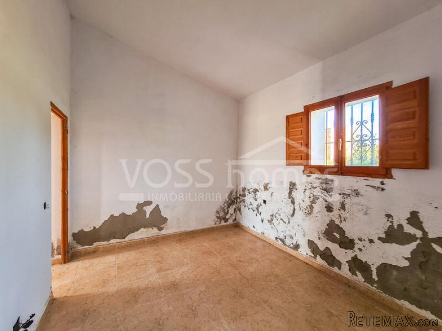 NEW LISTING TO VOSS HOMES - Spacious, 2 storey 3 bedroom, 2.. - 16