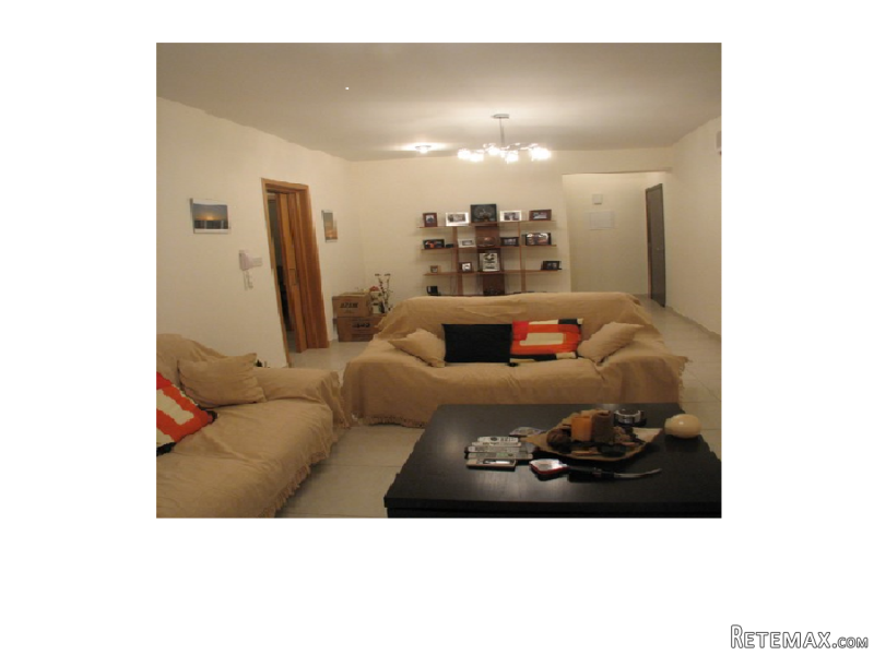 Excellent LOCATION 2 bed flat, Tsirio..