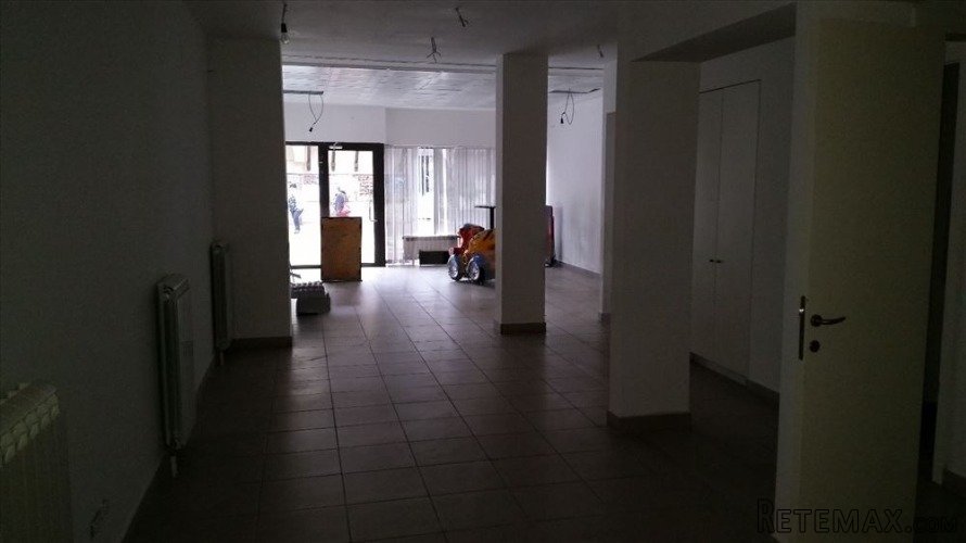 Lokal 81m2 u centru Grocke-pesacka zona - 7