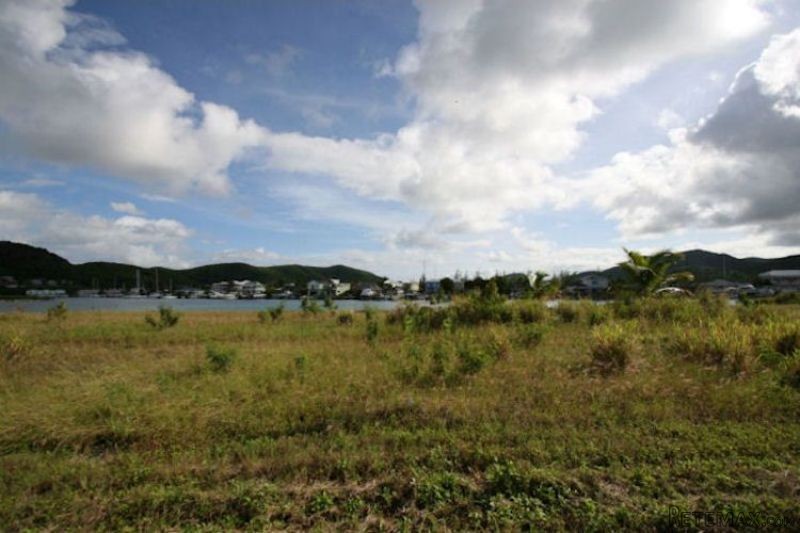 Plot 23 Harbour Island $300,000 - 2