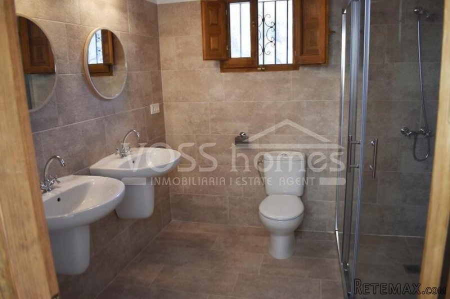 EXCLUSIVE LISTING TO VOSS HOMES - A very attractive.. - 18