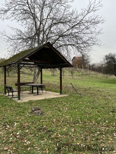 Krcedin!Prodaje se vikendica sa kaminskom kucom i vocnjakom - 18