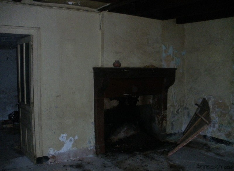 Big house with old butcher shop to.. - 2