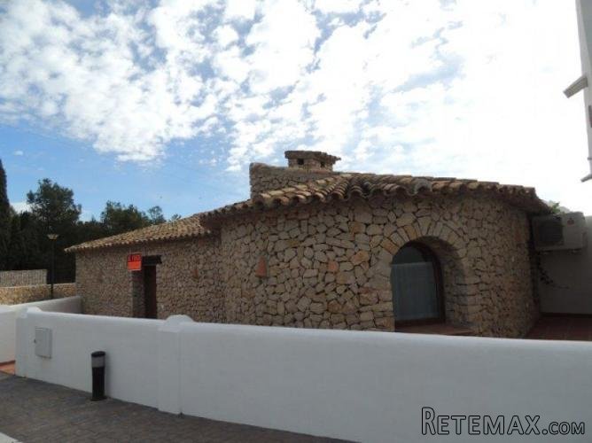 BONITO BUNGALOW TOTALMENTE DE PIEDRA EN UNA URBANIZACION.. - 2