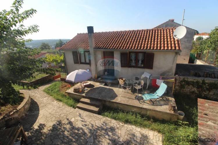 Istra,Vinkuran, kuća s pogledom na zelenilo i more. - 2