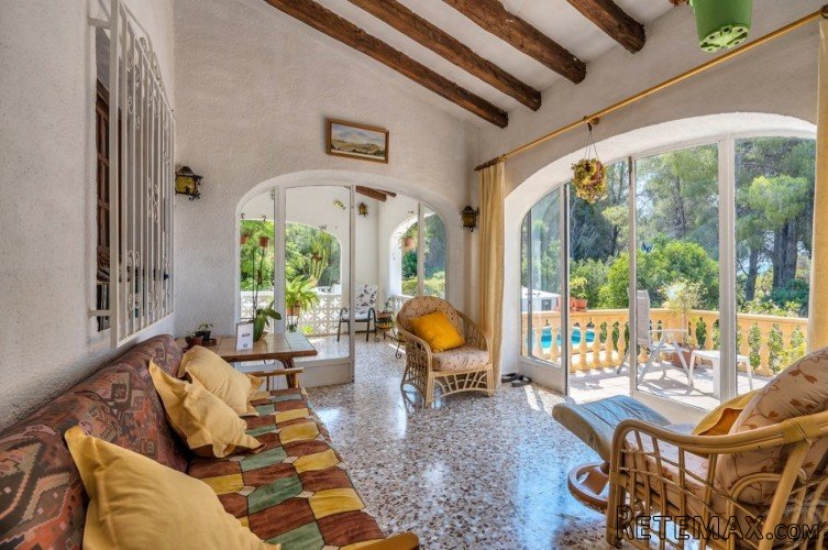This excellent villa is located with a short distance of.. - 3