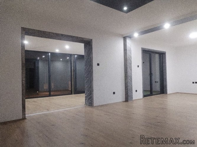 Sremcica,centar ul.Beogradska lokal 55m2(+11m2) - 5