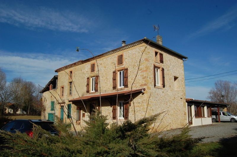 5 Bedroom Stone House With Large Garden..