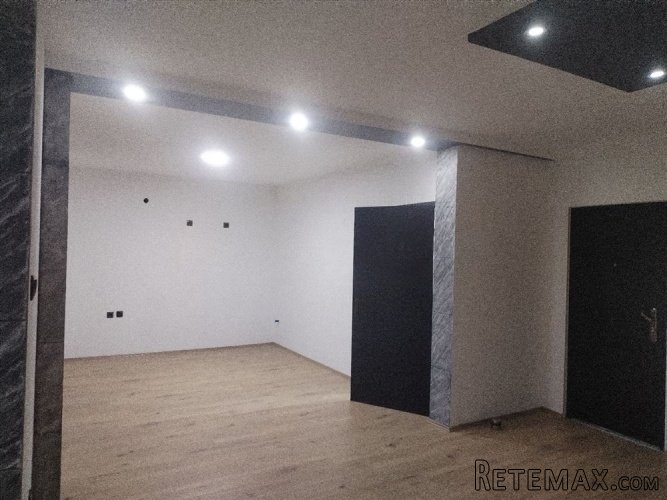 Sremcica,centar ul.Beogradska lokal 55m2(+11m2) - 6