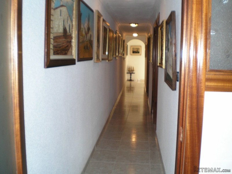3 bedroom, 2 bathroom Apartment, (build..