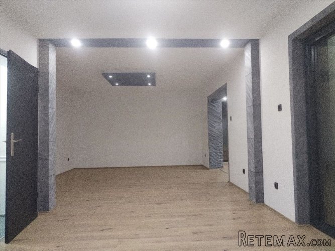 Sremcica,centar ul.Beogradska lokal 55m2(+11m2) - 8