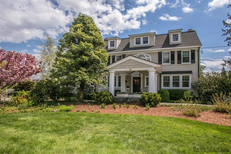6 bedroom House For Sale: 164 Grandview.. - 2