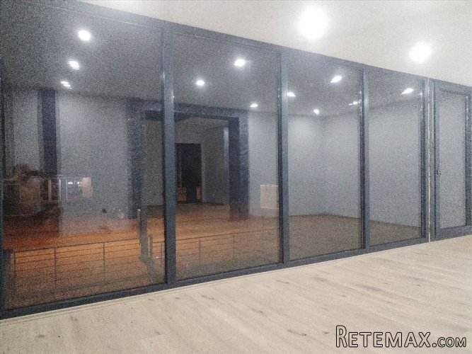 Sremcica,centar ul.Beogradska lokal 55m2(+11m2) - 10