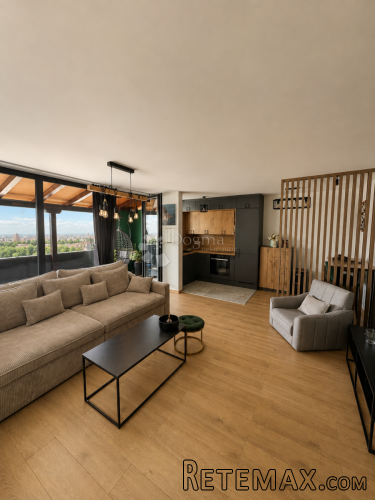 Sunčan stan s prekrasnom lođom - 49.10 + 30 M2