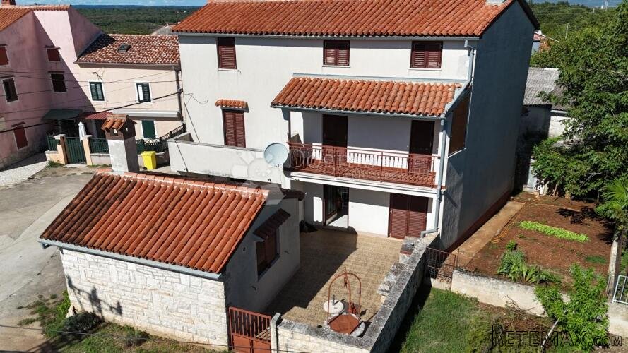 Duplex -Dvije kuće sa ljetnom kuhinjom i garažom - 3