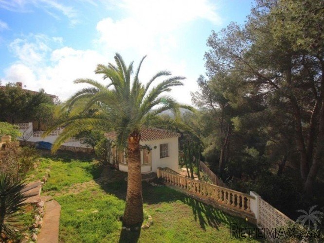 Reduced from 315,000 Euros! Located in a very quiete area.. - 3