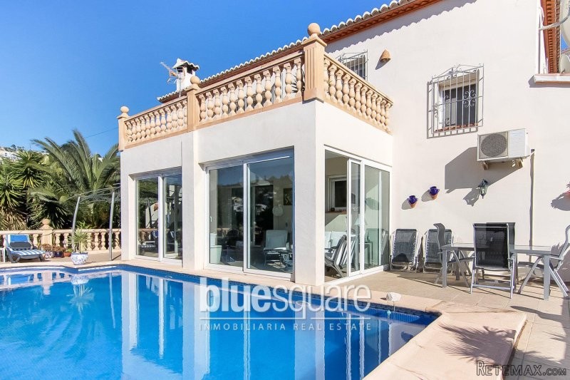 Fantastic villa with sea views