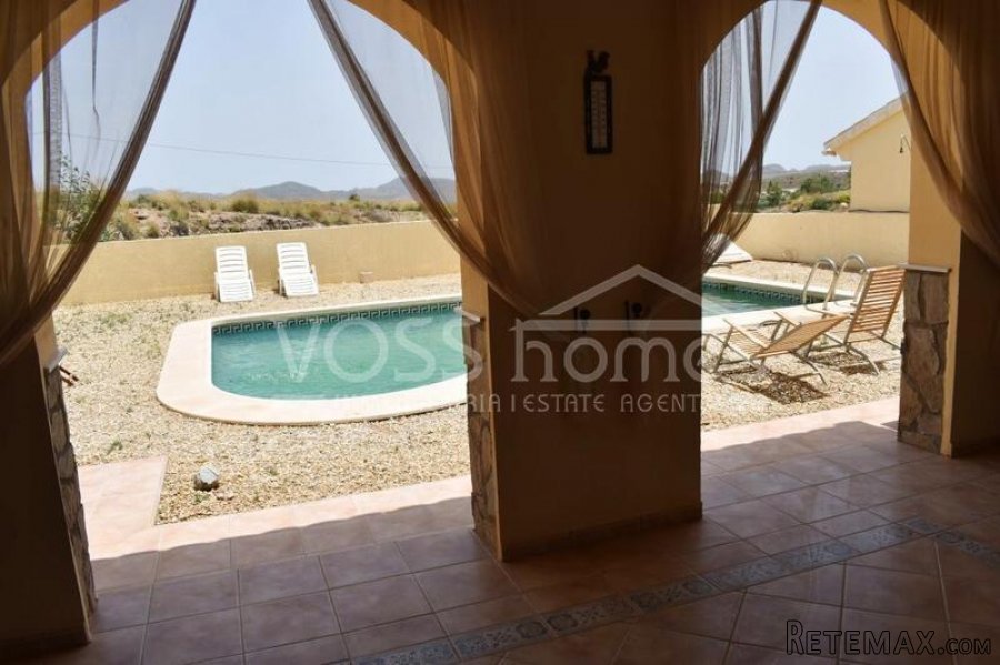 FOR SALE WITH VOSS HOMES - A larger than average, "as.. - 8