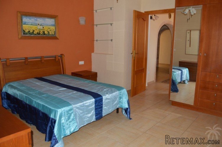 Reduced from 315,000 Euros! Located in a very quiete area.. - 8
