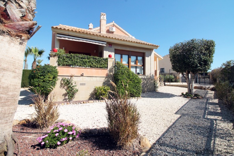 3 Bedrooms - Villa - Alicante - For Sale