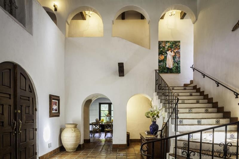 4 bedroom House For Sale: 1360 E Valley.. - 2