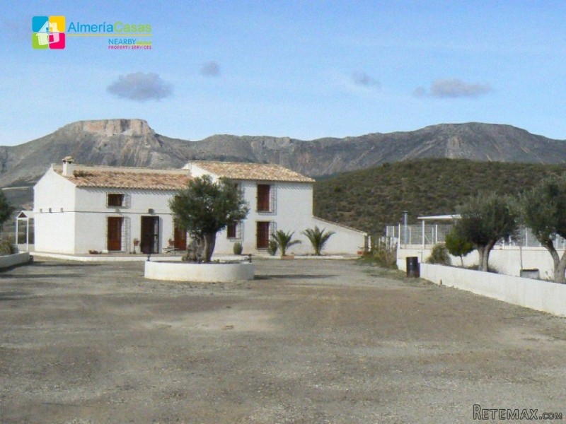 Country Houses For Sale In Velez-Rubio