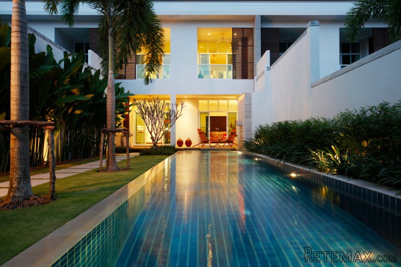 Modern 4-Bedroom Duplex Condominium..