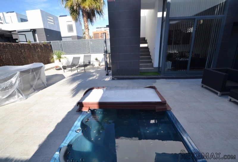 Villa For Sale Algorfa