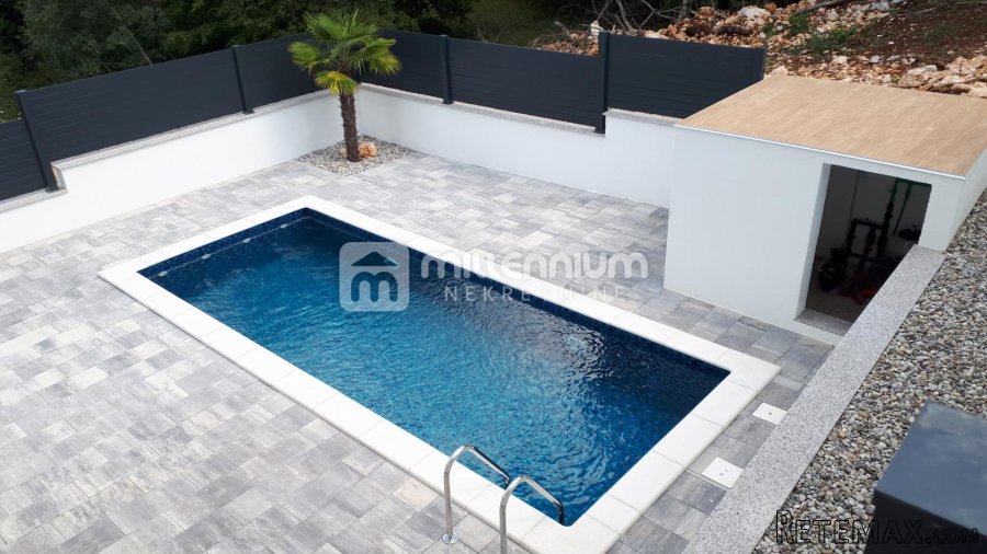Otok Krk, Malinska, novogradnja, 3s+db, 87.57m2, bazen