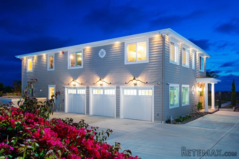 1401 Bella Azul Court