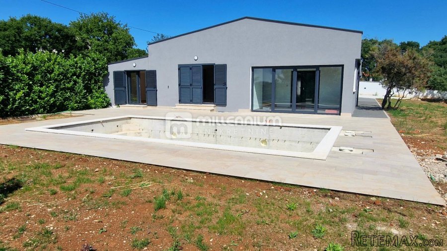Istra, Barban, 172m2, samostojeća kuća s bazenom