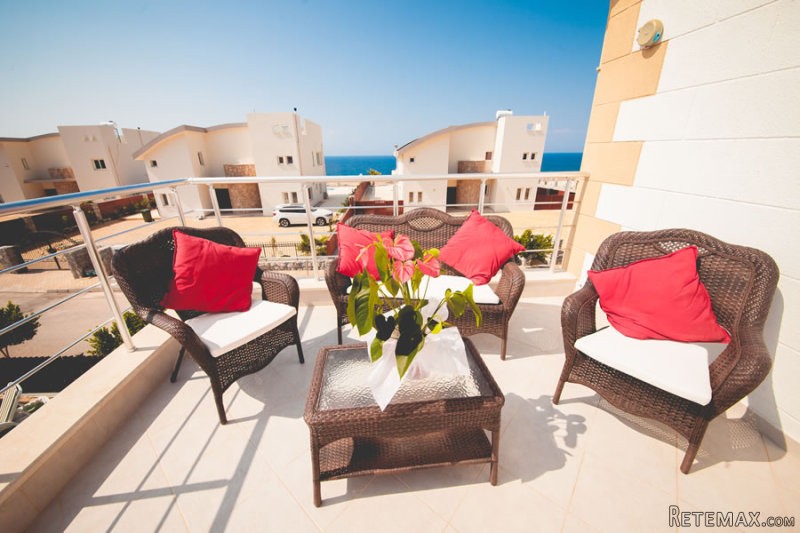 Luxury 2 Bed Seafront Penthouse