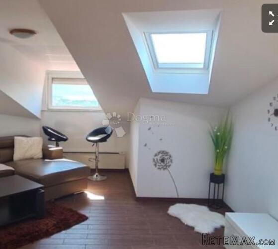 APARTMAN U POTKROVLjU 50m2(u naravi 70m2) - 2