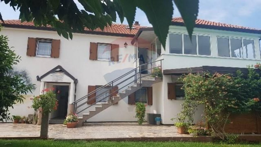 Istra, Umag, obiteljski pansion sa bazenom svega 1,5 km od m - 2