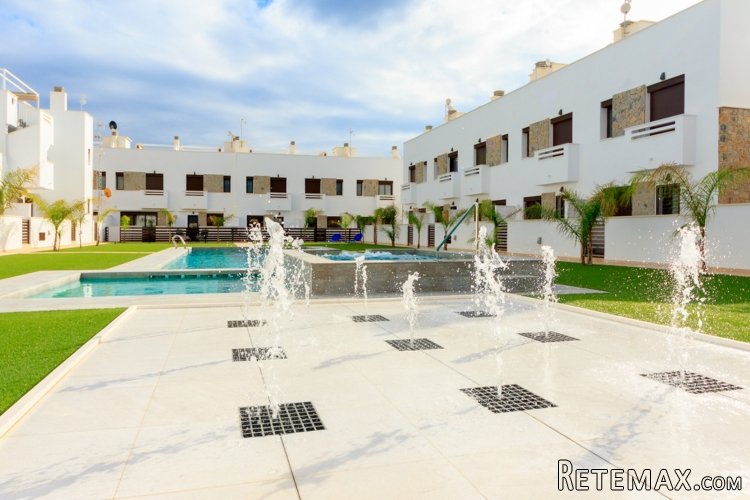 Los apartamentos se ubican en un complejo residencial en..