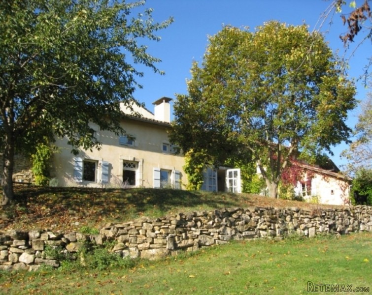 Small country estate, 2 houses, 11.5..