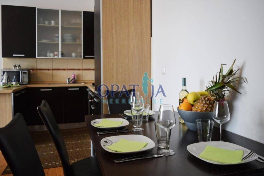 Trosoban stan sa dnevnim boravkom,loggia, parking - 2