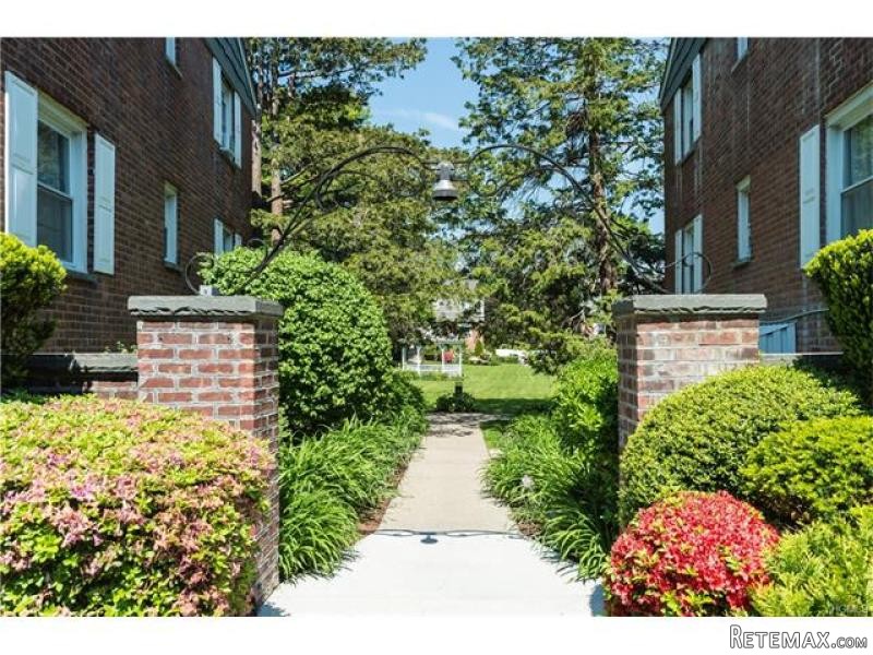 1 bedroom House For Sale: 905 Palmer..