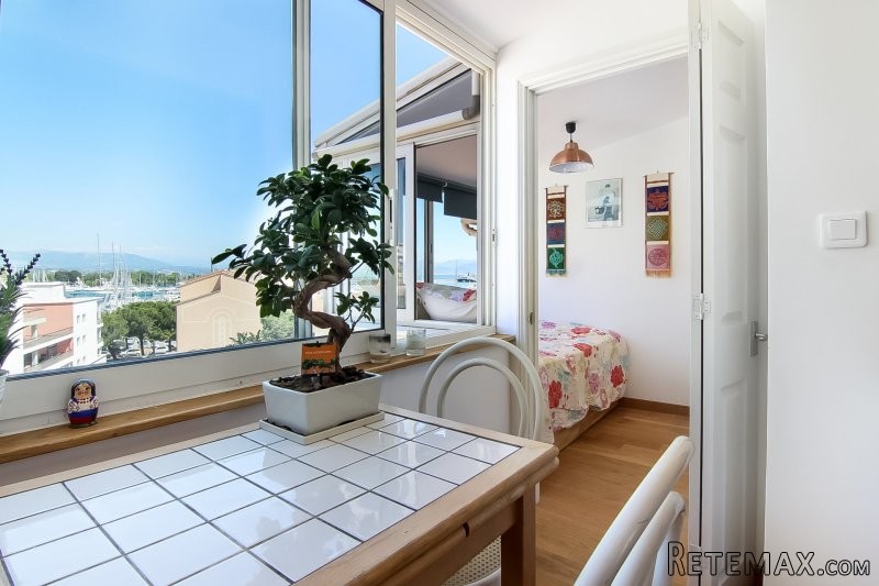 Apartment Top-Floor with Terrasse in..