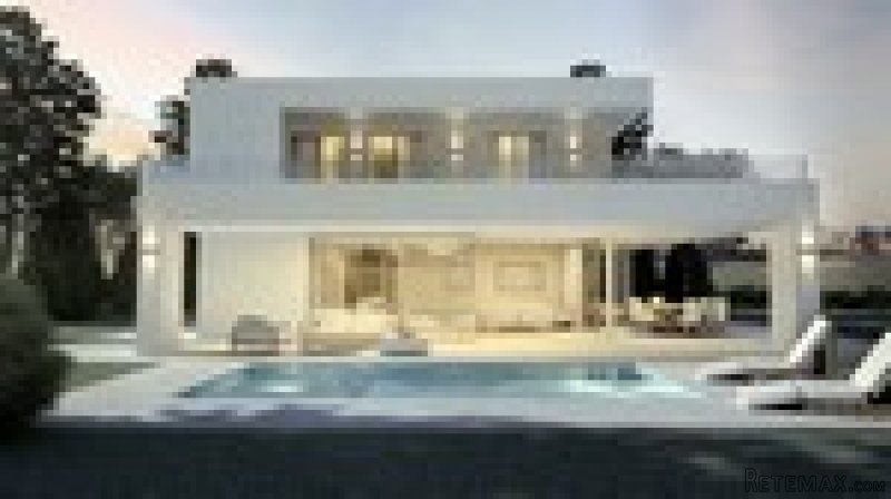 4 Bedrooms - Villa - Malaga - For Sale
