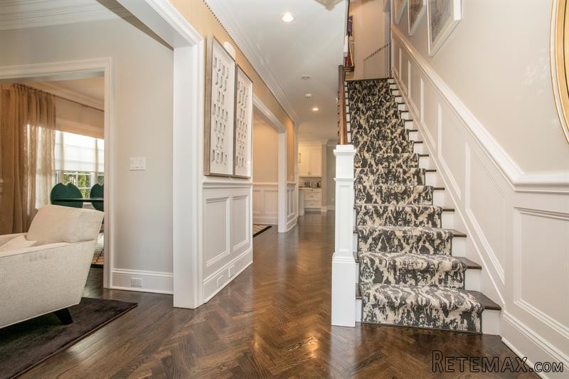 5 bedroom House For Sale: 9 Dell Road.. - 2