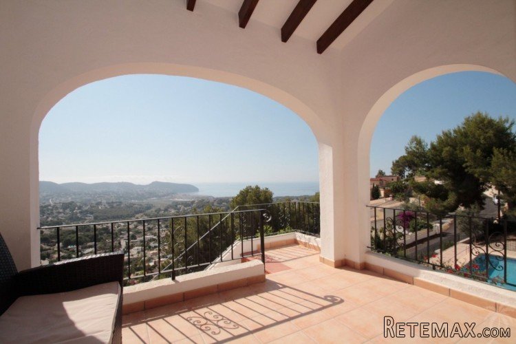 Enjoying stunning panoramic sea and coastline views from.. - 4