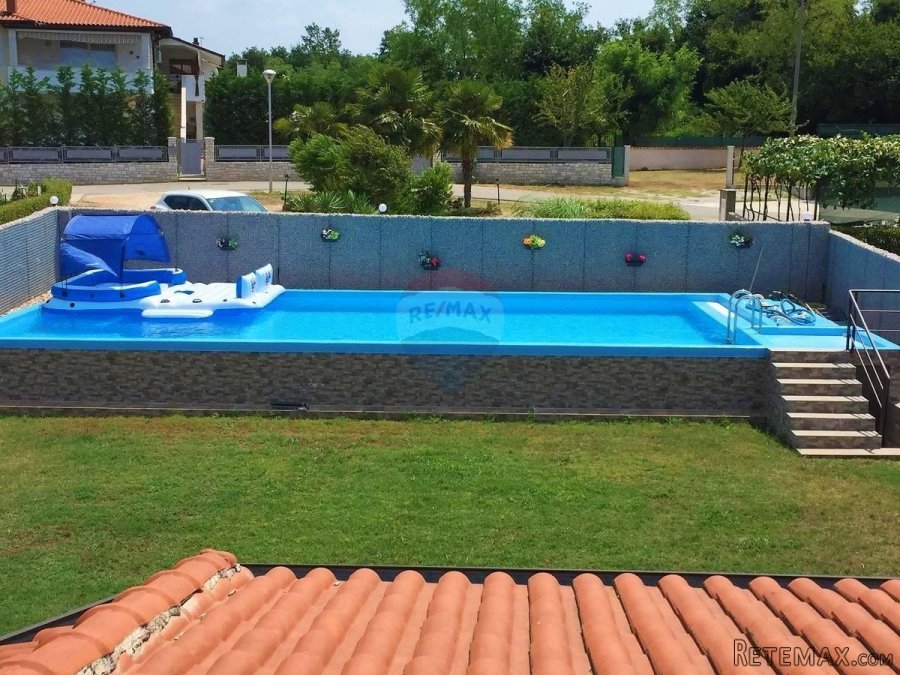 Istra, Umag, obiteljski pansion sa bazenom svega 1,5 km od m - 4