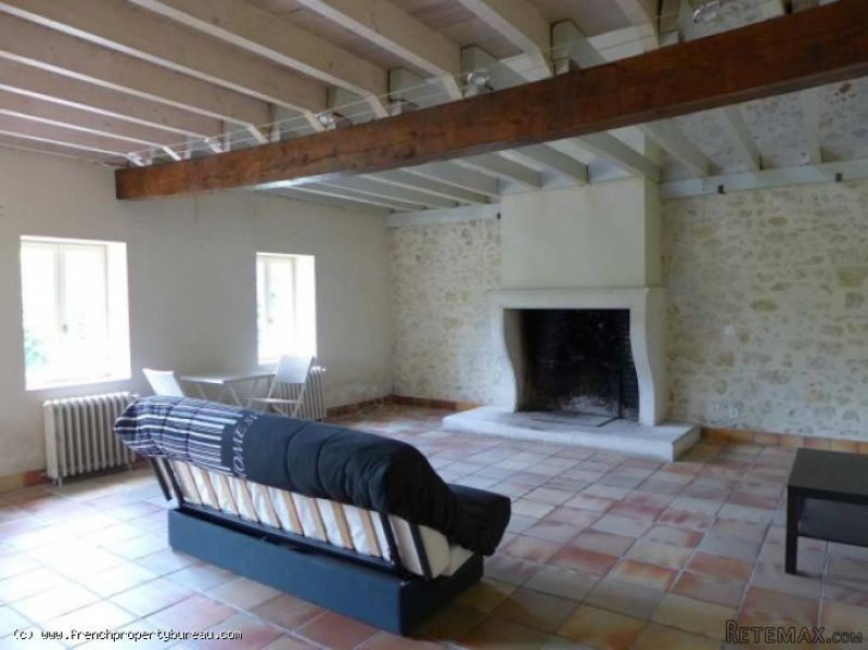 BEAUTIFUL STONE PROPERTY WITH POOL IN 3.. - 2