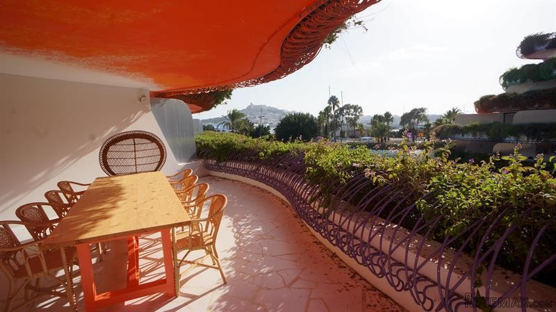 3 bedroom Apartment For Sale: Marina..
